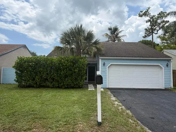 537 Goldenwood Way, Wellington, FL 33414