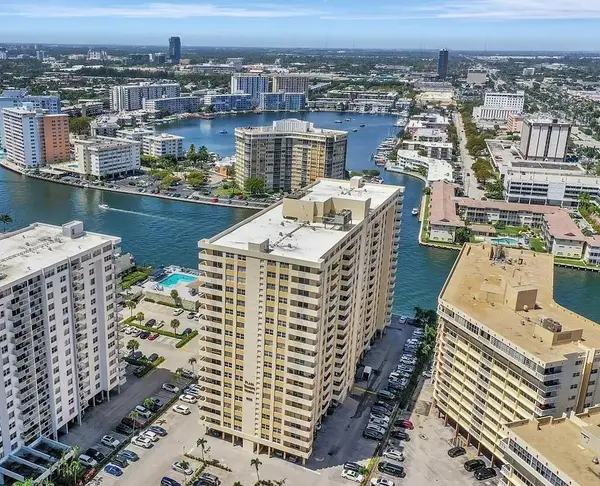 1833 S Ocean Drive #1506, ,, FL 33009