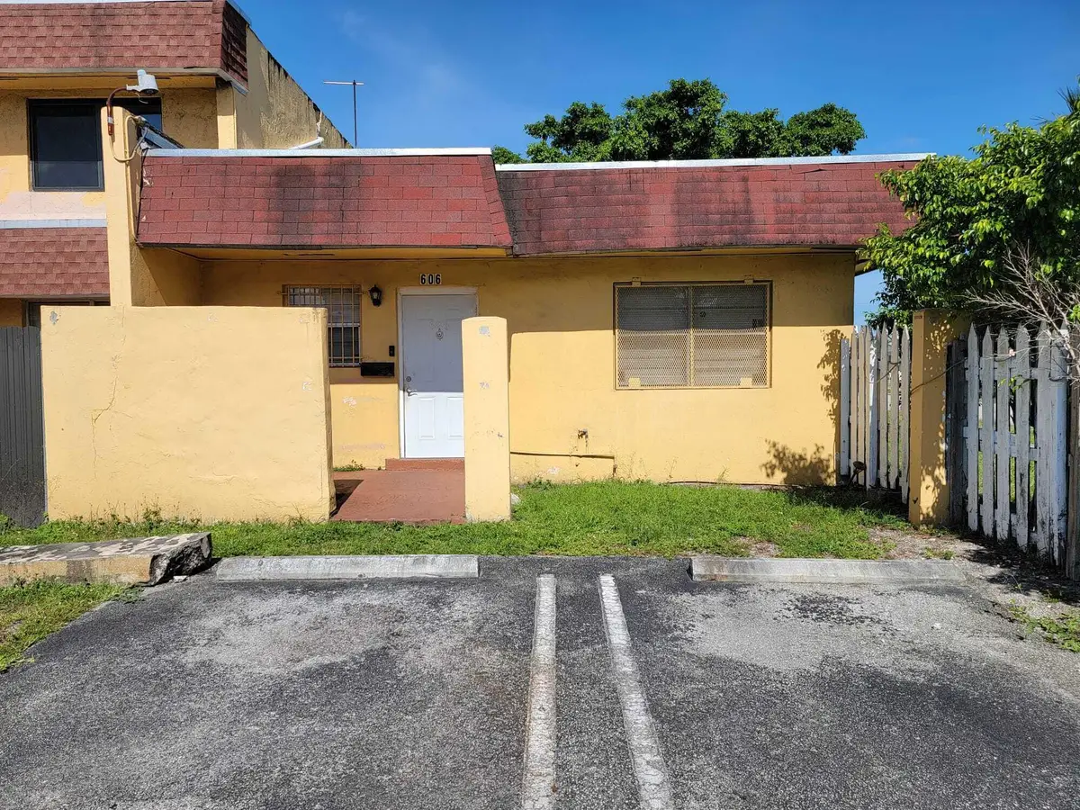 606 NW 179th Street, Miami Gardens, FL 33169 - #1