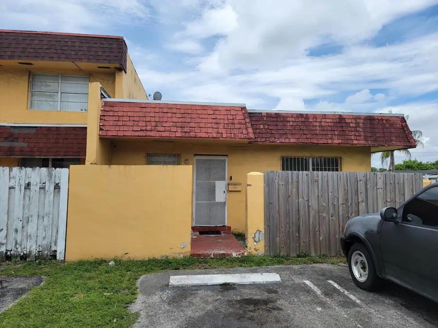 606 NW 179th Street, Miami Gardens, FL 33169 - #2