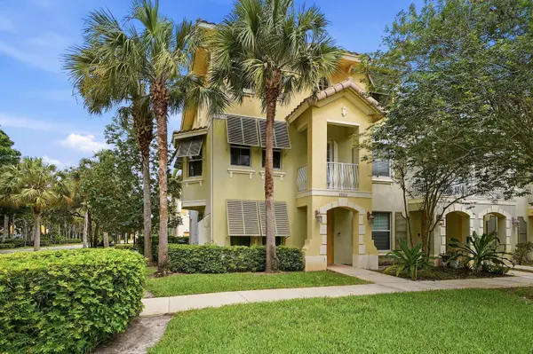 3902 White Peacock Lane, Coconut Creek, FL 33073