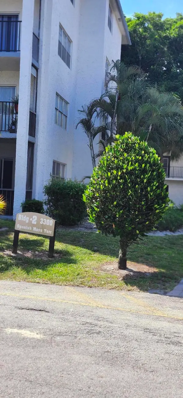 3300 Spanish Moss Terrace #402, Lauderhill, FL 33319