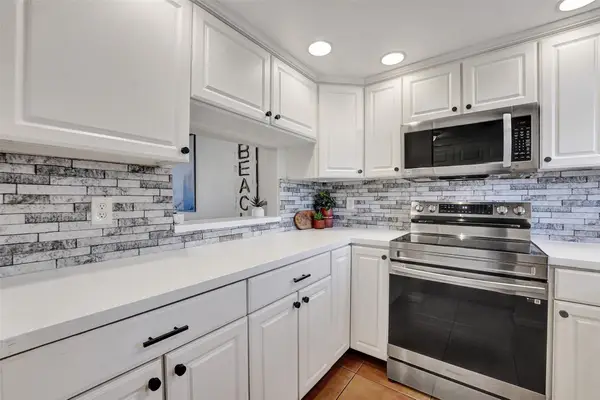 6570 Royal Palm Boulevard #210j, Margate, FL 33063