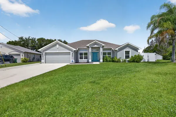 6748 NW Mamie Court, Port St Lucie, FL 34983