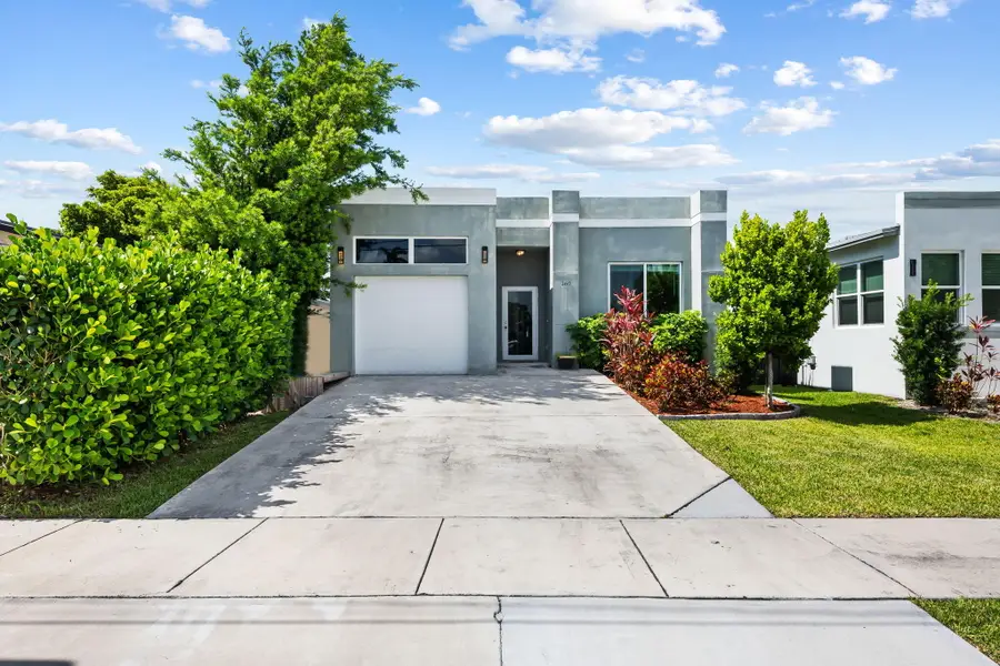 160 NE 35th Street, Oakland Park, FL 33334 - #2