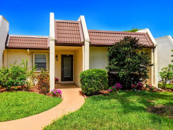 175 Lake Susan Lane, West Palm Beach, FL 33411