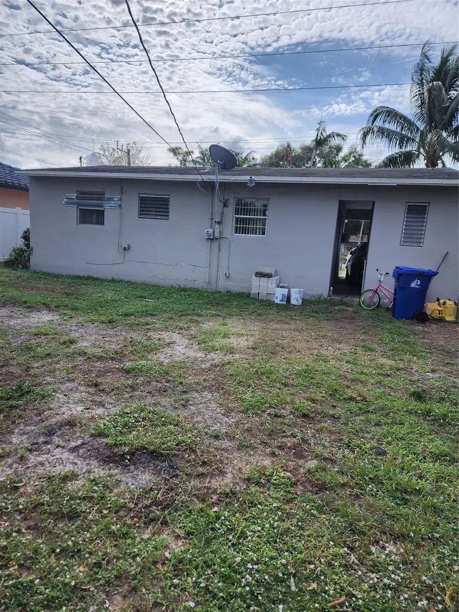 905 NW 5th Street, Fort Lauderdale, FL 33311 - #2
