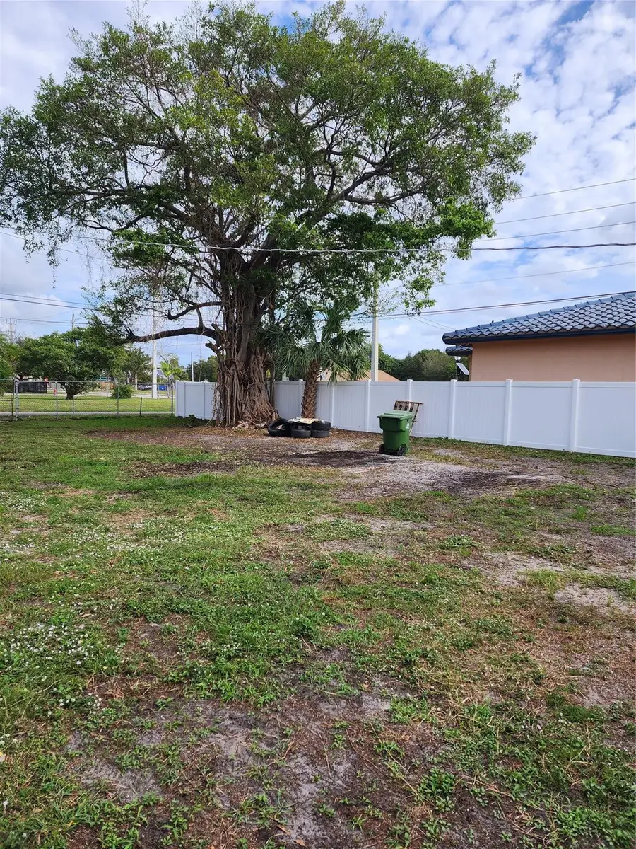 905 NW 5th Street, Fort Lauderdale, FL 33311 - #3
