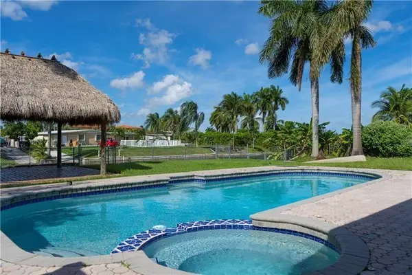 8165 NW 182nd Street, Hialeah, FL 33015