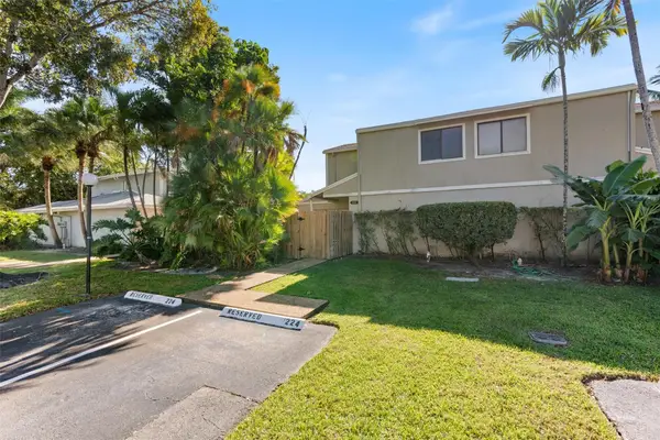 722 NW 132nd Terrace #722, Plantation, FL 33325