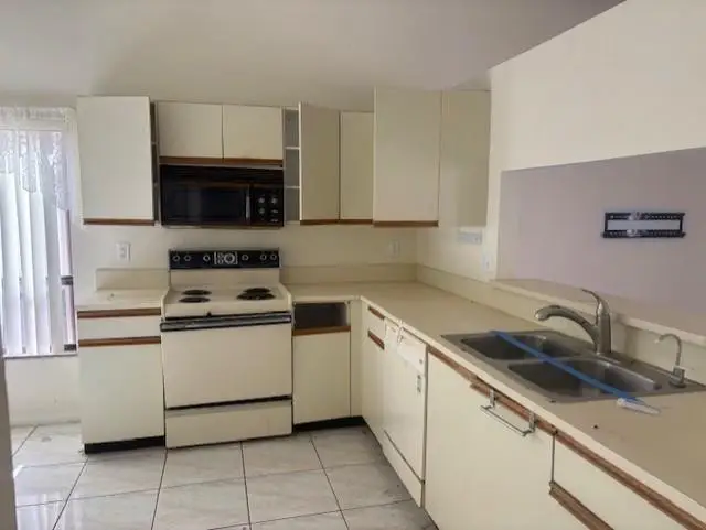 9332 Laurel Green Drive, Boynton Beach, FL 33437 - #2