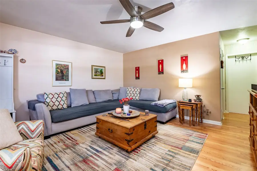 810 Lake Shore Drive #25, West Palm Beach, FL 33403 - #3