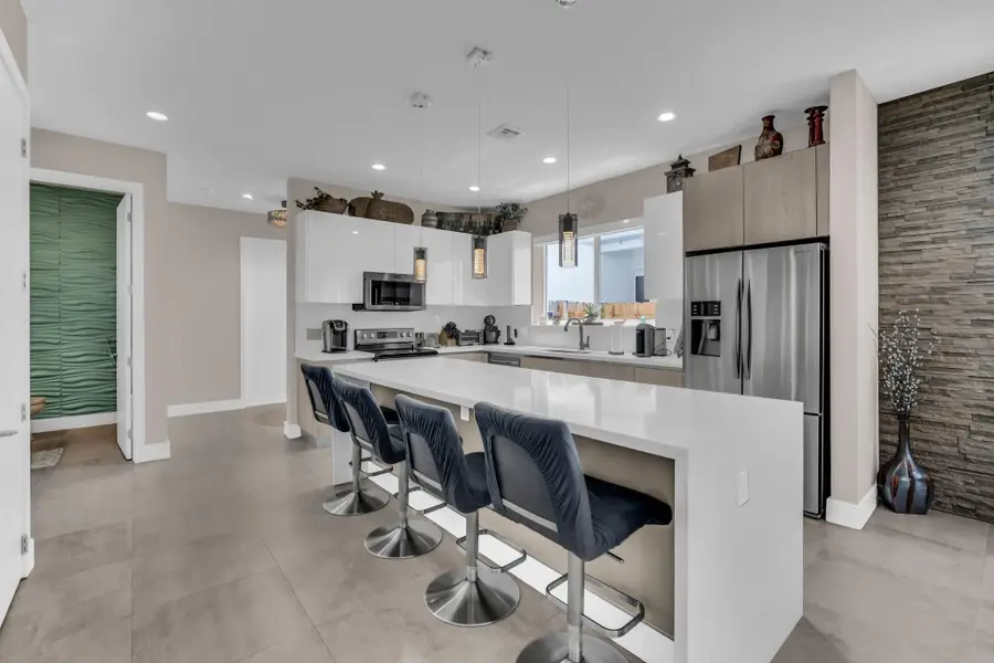 807 SW 7th Avenue, Fort Lauderdale, FL 33315 - #3