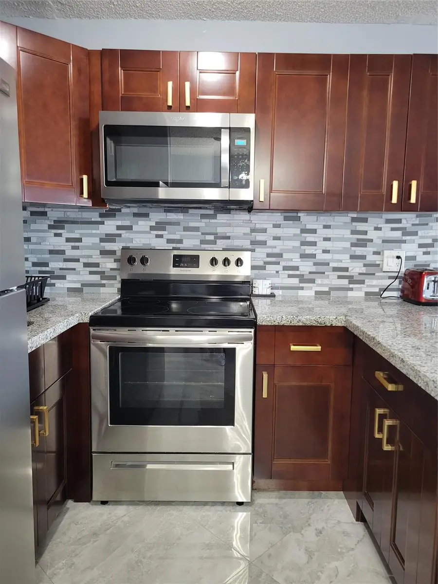 800 SW 11th Avenue #17, Hallandale Beach, FL 33009 - #3