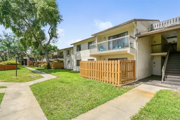 3402 Gardens Drive #14B, Palm Beach Gardens, FL 33410
