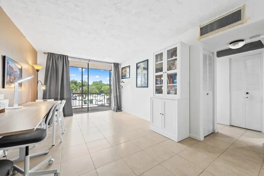 7100 NW 17th Street #218, Plantation, FL 33313 - #3