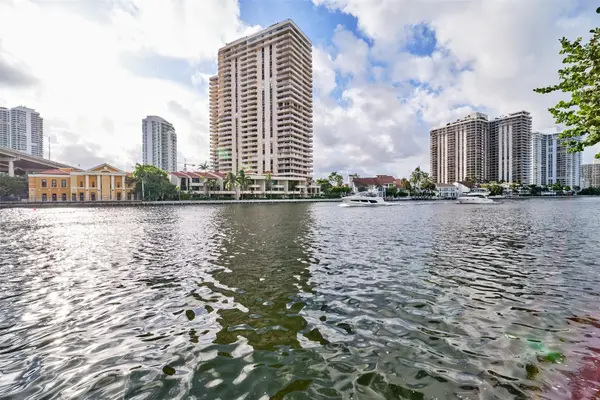 19390 Collins Avenue #212, Sunny Isles Beach, FL 33160