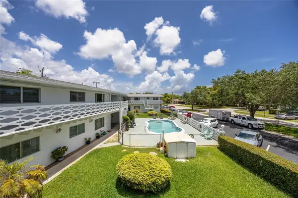 3847 S Circle Drive #11, Hollywood, FL 33021