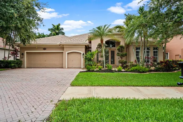 8284 S Lake Forest Drive, Davie, FL 33328