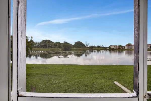 9400 N Hollybrook Lake Drive #105, Pembroke Pines, FL 33025