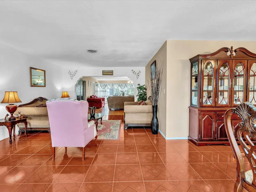 4220 NW 49th Avenue, Lauderdale Lakes, FL 33319 - #3
