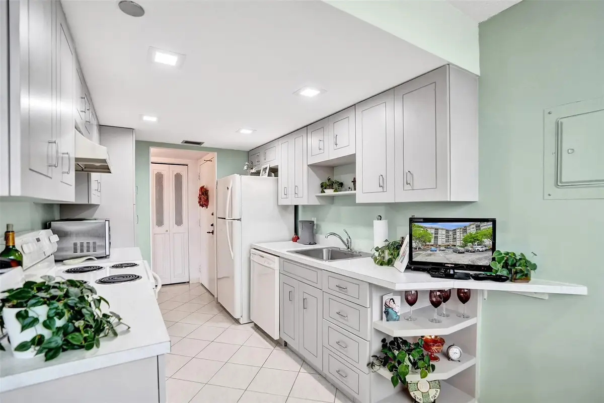 1100 Saint Charles Place #612, Pembroke Pines, FL 33026 - #1