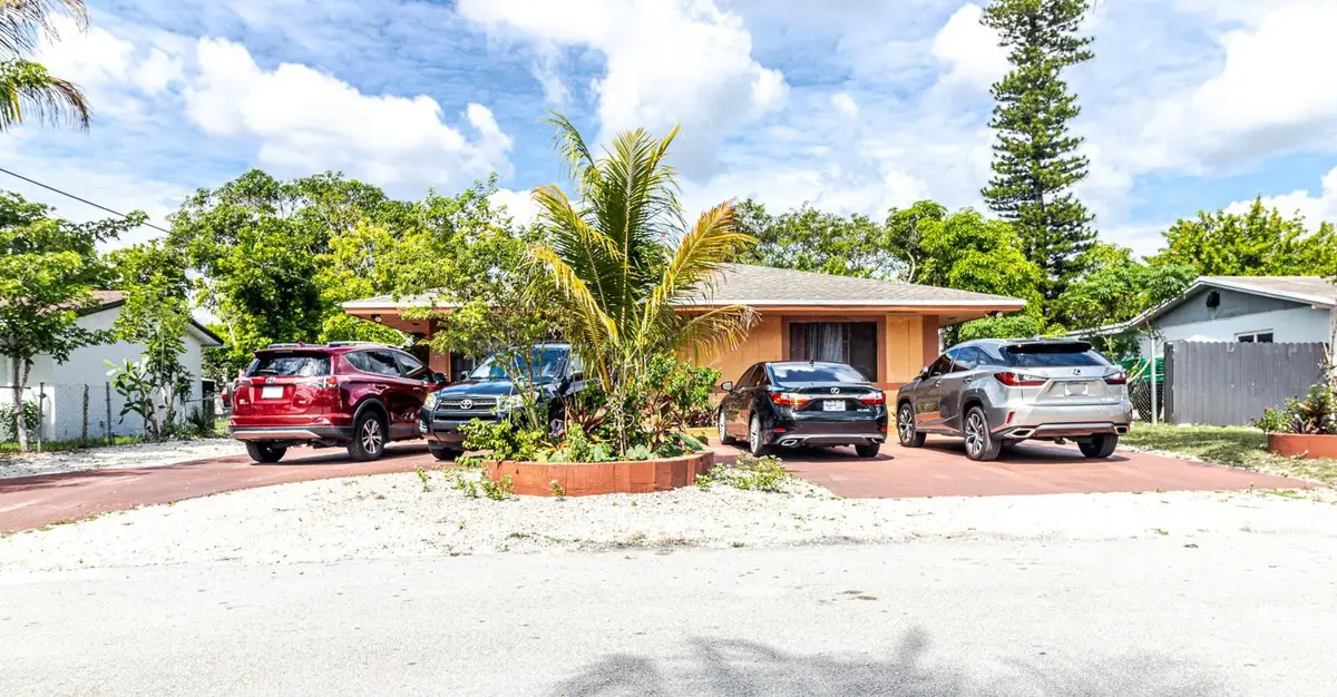 661 SW 28th Way, Fort Lauderdale, FL 33312 - #1