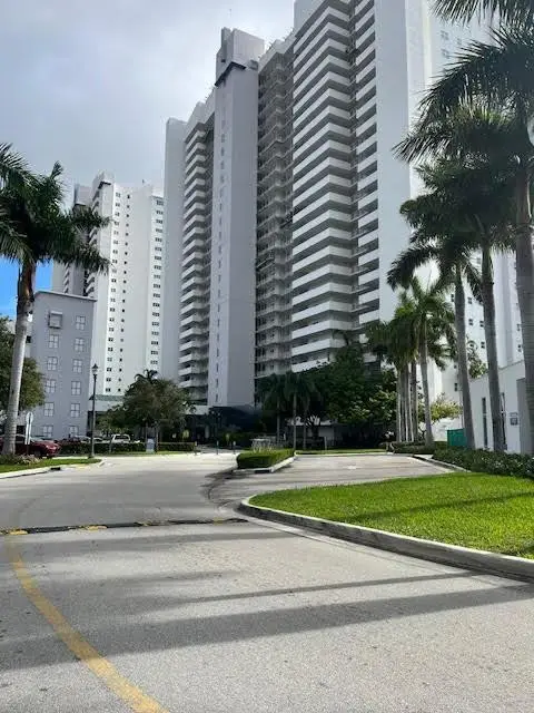 14951 Royal Oaks Lane #808, North Miami, FL 33181