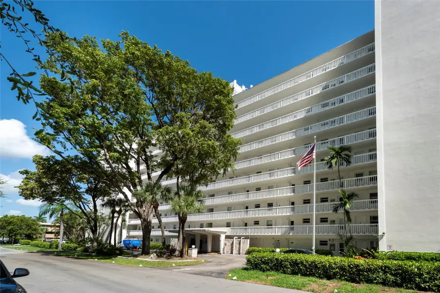 2555 NE 11th Street #902, Fort Lauderdale, FL 33304 - #2