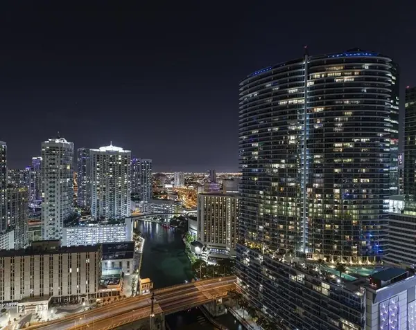 465 Brickell Avenue #2706, Miami, FL 33131