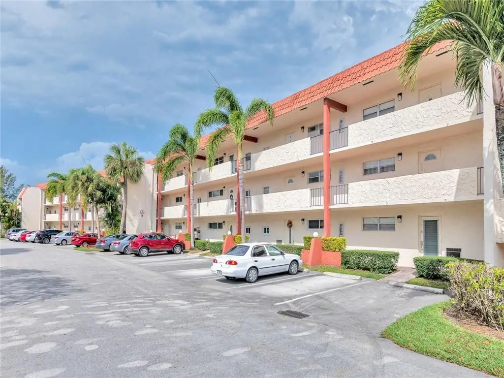 9800 N Hollybrook Lake Drive #202, Pembroke Pines, FL 33025 - #1