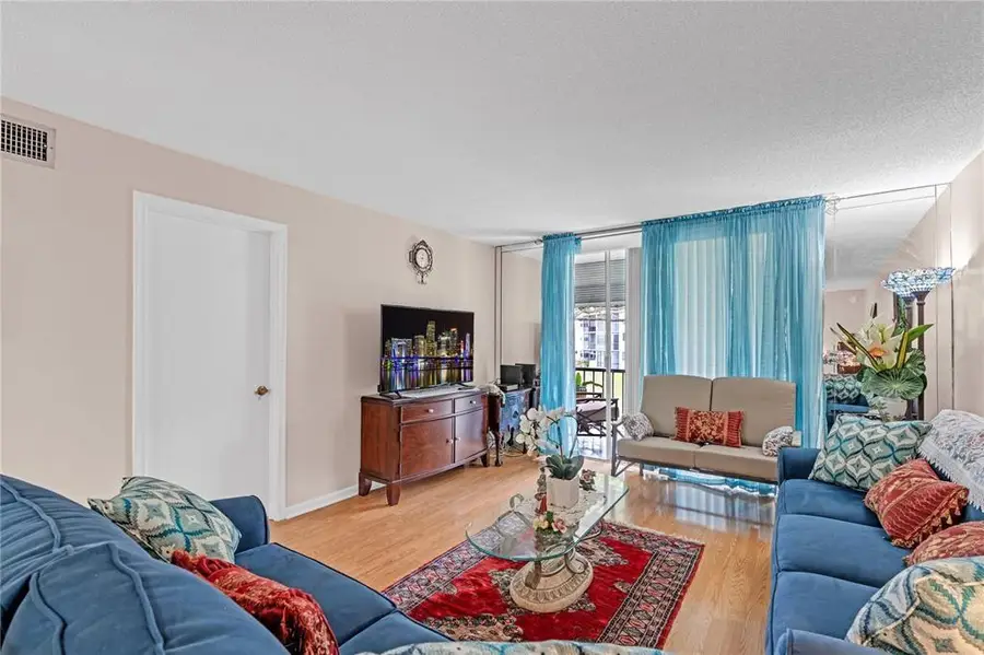 9800 N Hollybrook Lake Drive #202, Pembroke Pines, FL 33025 - #3