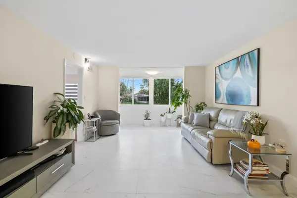 9660 Sunrise Lakes Boulevard #103, Sunrise, FL 33322