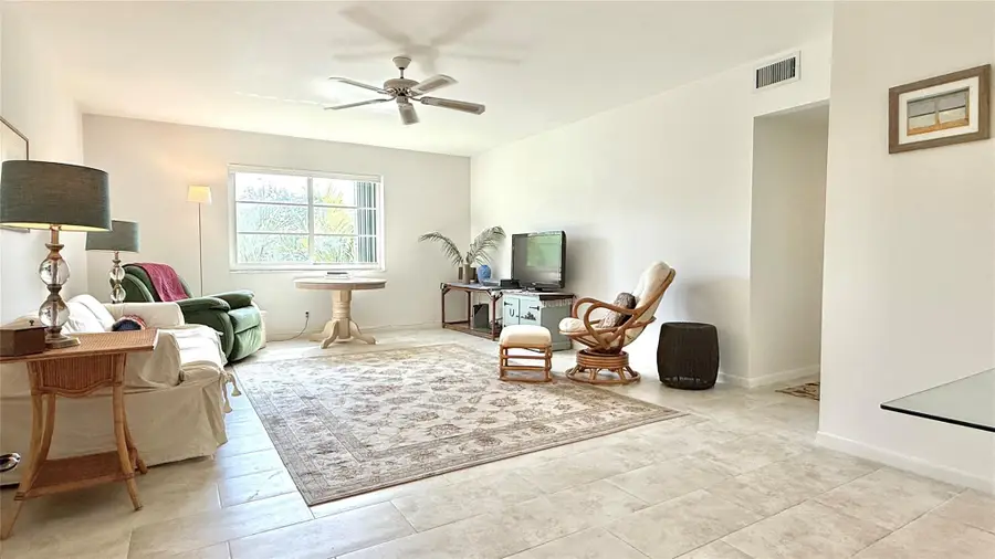 669 W Oakland Park Boulevard #220b, Oakland Park, FL 33311 - #2