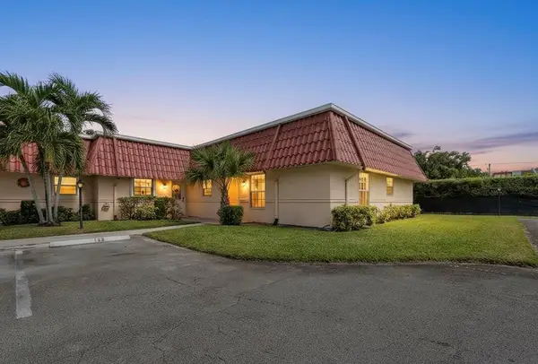 123 Amherst Lane #123, Lake Worth, FL 33467