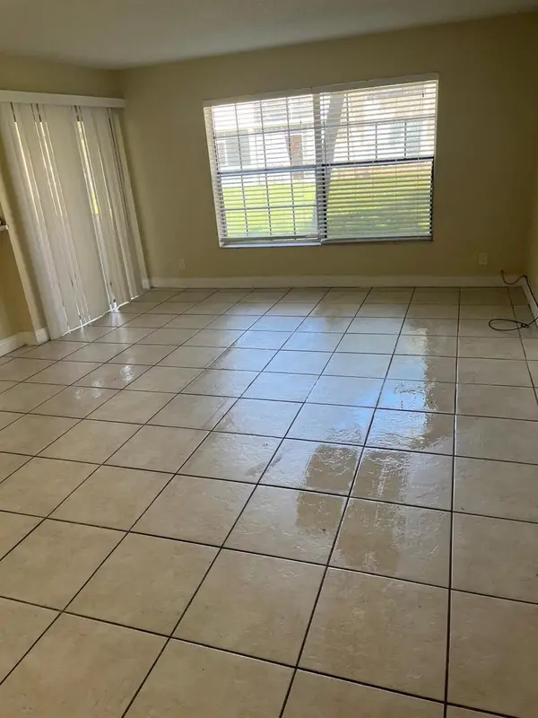 4240 NW 21st Street #143, Lauderhill, FL 33313