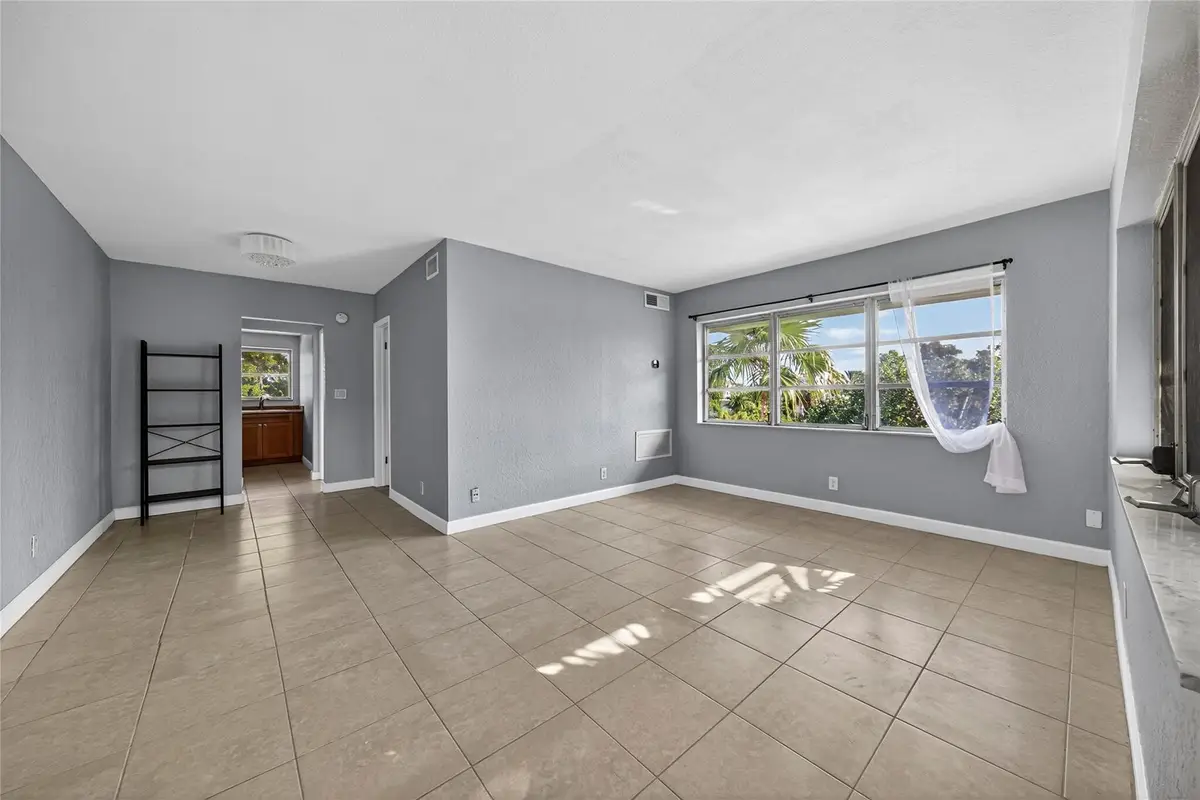 1900 NE 8th Court #308, Fort Lauderdale, FL 33304 - #1