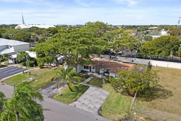 2461 NE 20th Avenue, Lighthouse Point, FL 33064