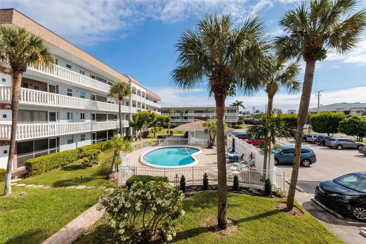 490 SE 19th Avenue #203, Pompano Beach, FL 33060 - #1