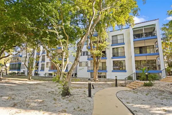 6060 S Falls Circle Drive #218, Lauderhill, FL 33319