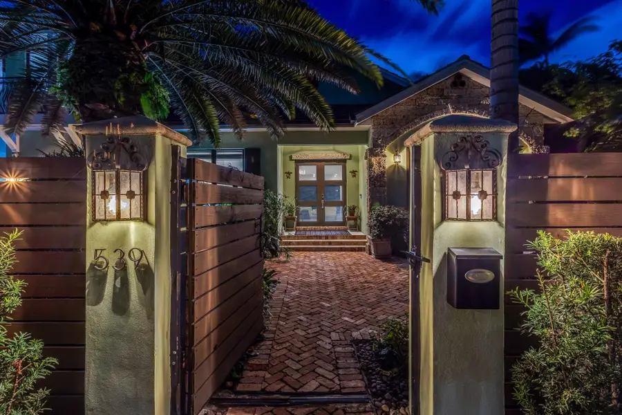 539 NE 10th Avenue, Fort Lauderdale, FL 33301 - #3