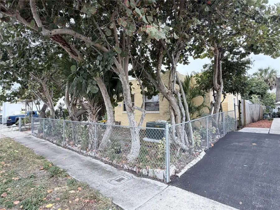 416 Revere Road, West Palm Beach, FL 33405 - #2