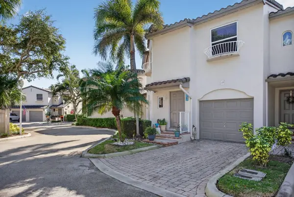 1900 Oceanwalk Lane #138, Lauderdale By The Sea, FL 33062