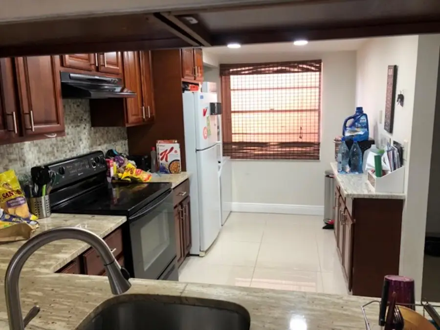 430 Commodore Drive #310, Plantation, FL 33325 - #3