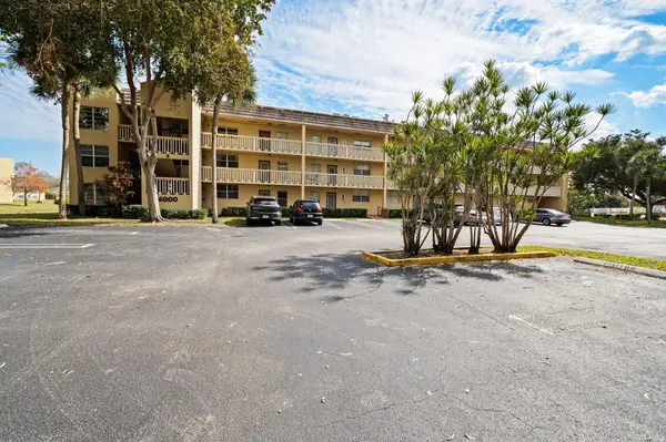 6000 NW 64th Avenue #303, Tamarac, FL 33319