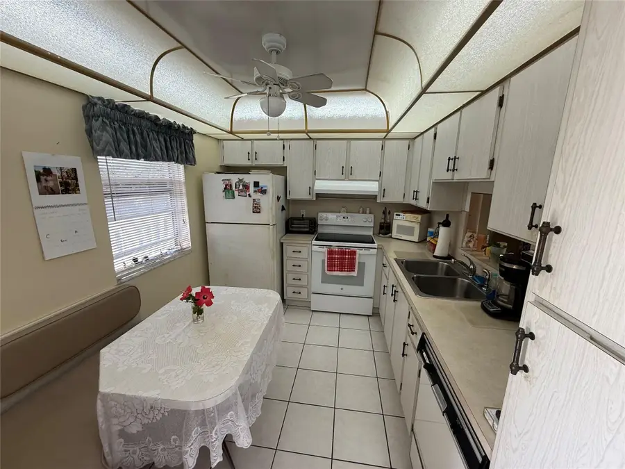 425 SE 11th Terrace #302, Dania Beach, FL 33004 - #3