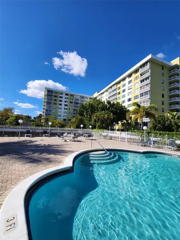 4400 Hillcrest Drive #404, Hollywood, FL 33021
