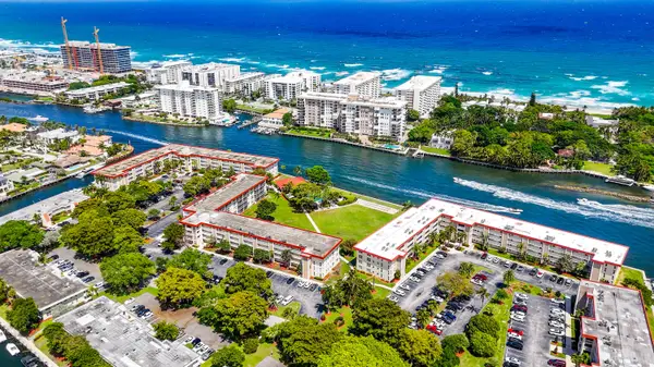 3150 NE 48th Court #414, Lighthouse Point, FL 33064