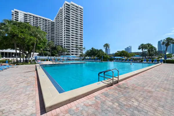 2500 Parkview Drive #615, Hallandale Beach, FL 33009