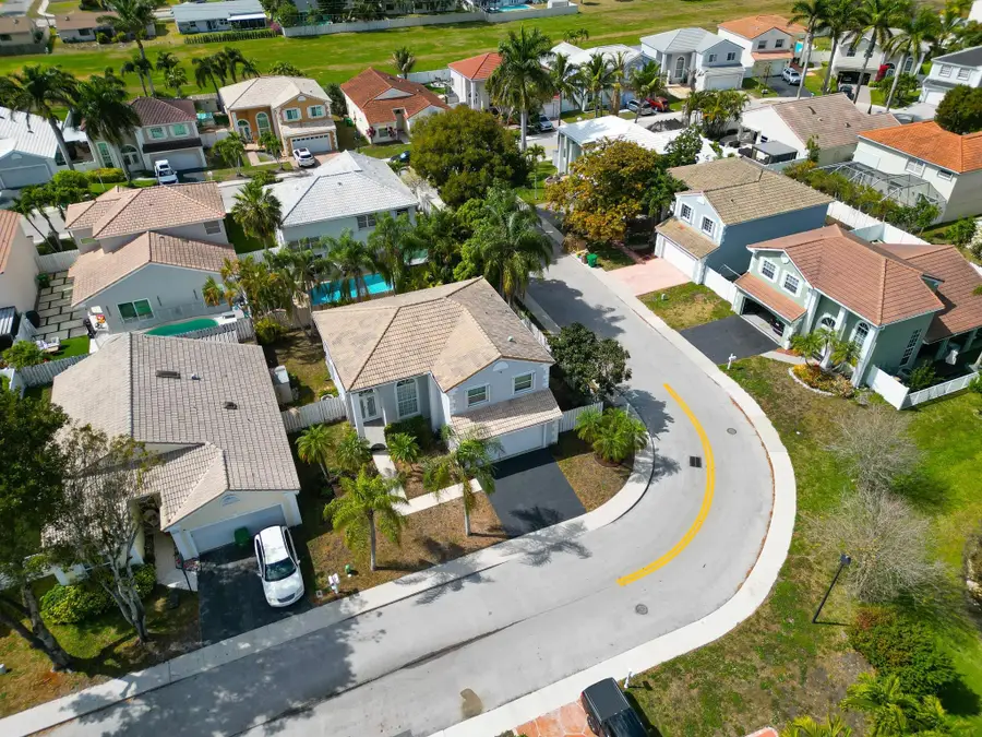 601 Lakeshore Terrace, Davie, FL 33325 - #3